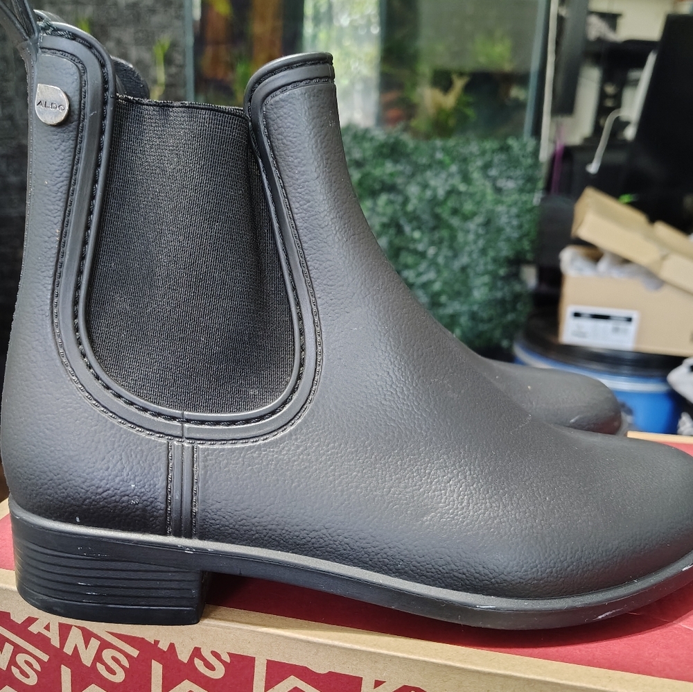 ALDO Black Ankle Boots Women's Size 6